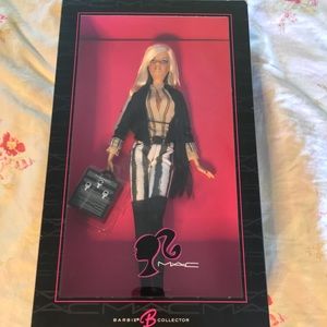 Gold Mac Collectors Barbie (2006)
